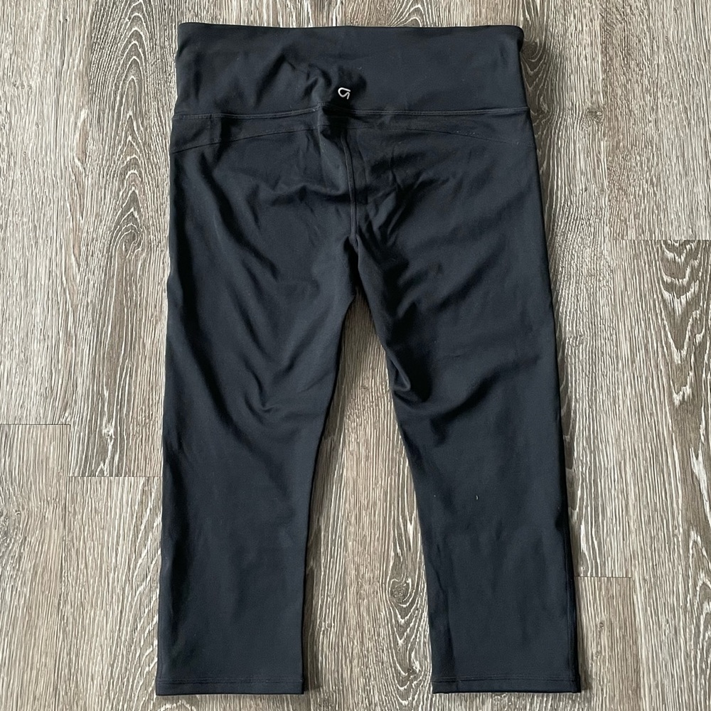 GAPFit blackout capris